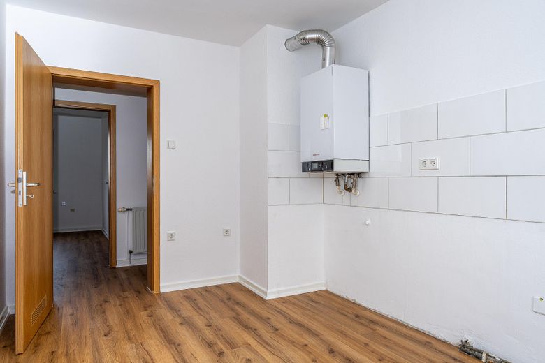 Spokojne, centralnie położone mieszkanie 3-pokojowe, kuchnia, przedpokój, łazienka w Oberhausen-Osterfeld – Küche