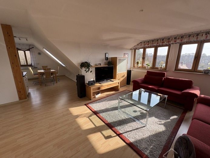 Feucht Clever kaufen statt hohe Mieten zahlen!! Gepflegte 3 Zimmer DGW mit 2 Balkone u. Stellplatz – ETW Neda Feucht 036