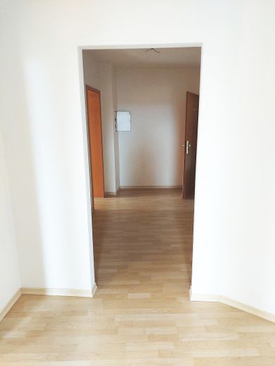 2 Zimmer WE im 3. OG - hell, gut geschnitten Top-Zustand – Diele