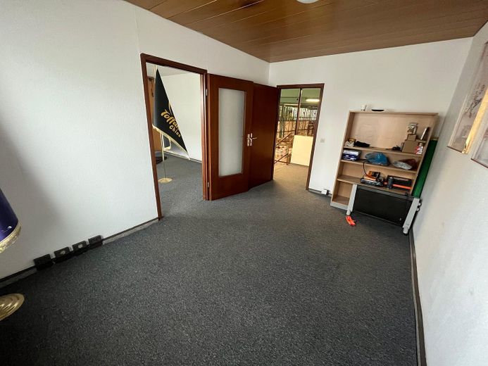 Gepflegte Lagerhalle inkl Büroräume, Küche in bester 1-A Lage Kurzfristig Verfügbar – Foto 5