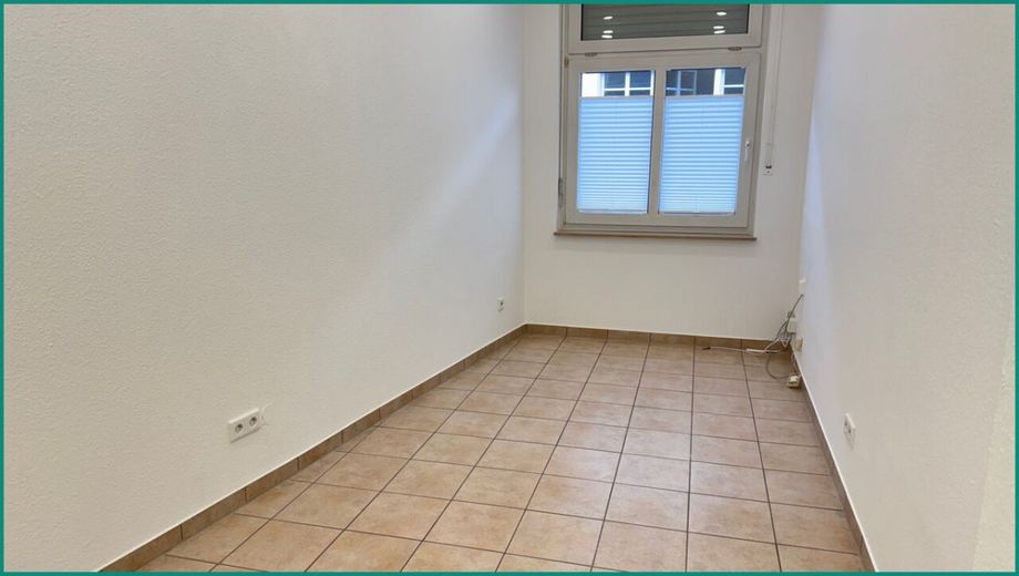 EBENERDIGE ATTRAKTIVE BÜRORÄUME IM STADTZENTRUM VON RADEVORMWALD – Büroraum 3 hinten rechts