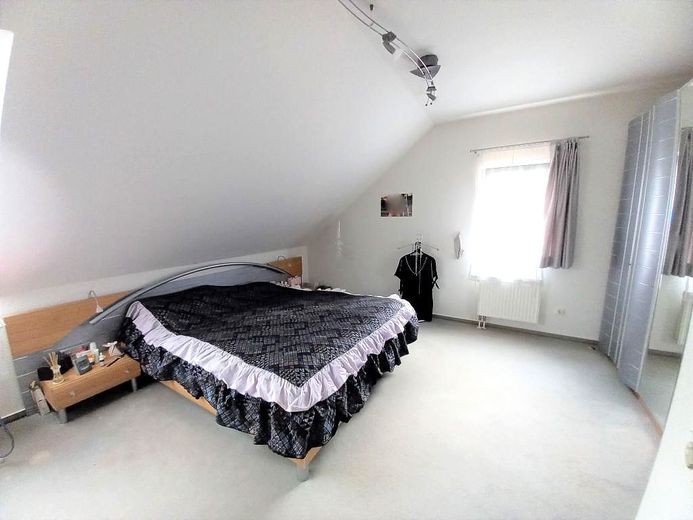 CITYHOUSE: Familienfreundliches Reiheneckhaus, TOP Lage mit Garten, Keller, Carport – Elternschlafzimmer Dachgeschoss