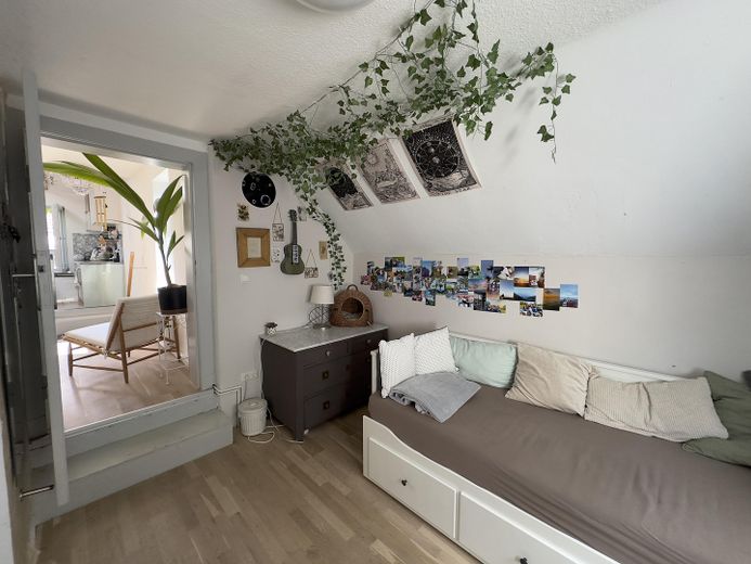 Besonderes Schmuckstück mit Atmosphäre – Schlafzimmer 2 Vorderhaus