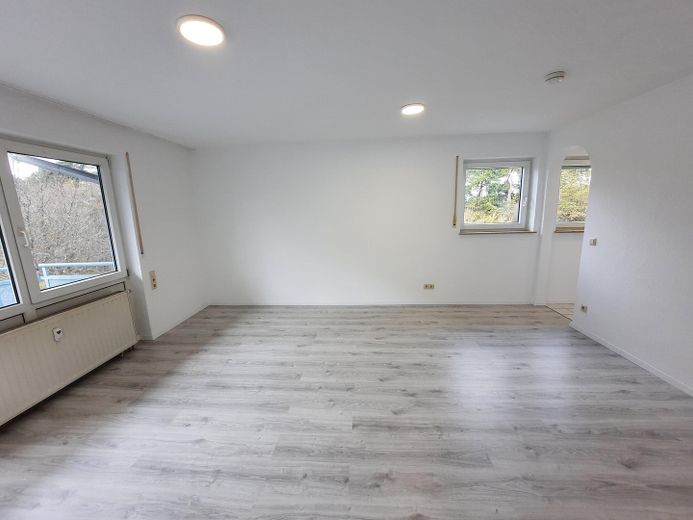 großes Zimmer zur Küche