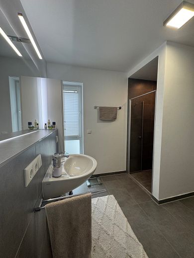 Moderno appartamento di design di 4 locali con la massima efficienza energetica – Foto 22