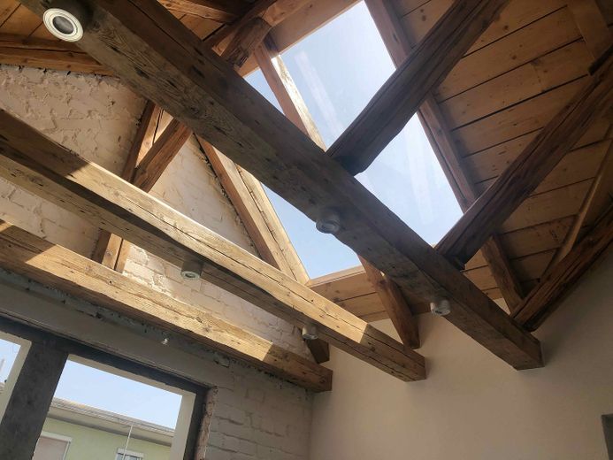 Loft moderne de 3,5 pièces avec loggia – Loggia