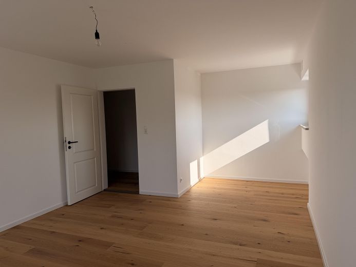 Helle 1-Zimmer-Wohnung inkl. EBK und Balkon - Erstbezug nach Sanierung – Schlafnische