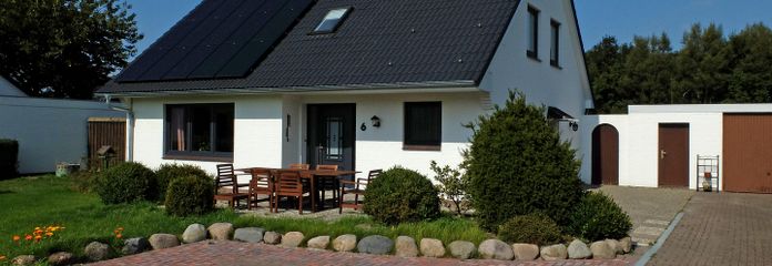 Provisionsfrei: Liebevoll gestaltetes Wohnhaus am Alten Hafen, direkt hinterm Deich auf Pellworm VHB – Aussenansicht