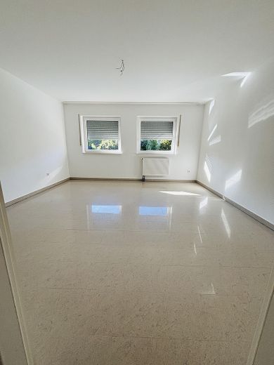 Stilvolles Reiheneckhaus mit Garage Stellplatz und ausgebautem Dachbereich mit Badezimmer – Foto 14