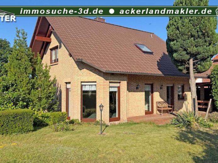 Im schönen Pinnow am See - tolles Haus, schönes Grundstück, heller Keller für Wohnen und Hobby – Foto 1