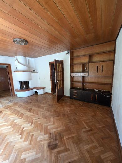 Freistehendes Dornröschen in toller Lage (von privat) – Wohnzimmer