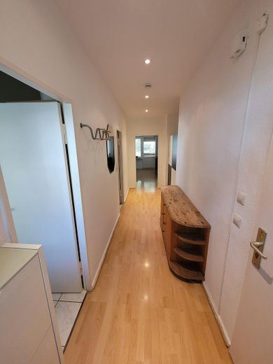 Bezugsfreie helle Wohnung mit Südwestloggia – Foto 6