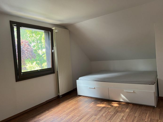 Ein ruhiges Zimmer nur für Frau im Schildow – das Zimmer zu vermieten3