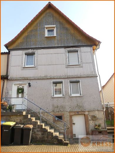 DHH mit kleinem Garten, zwei PKW-Stellplätzen, sonnigem Balkon und ruhiger Lage in Schlüchtern-Elm. – Bild 3
