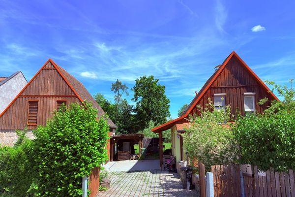 Casa residenziale modernamente ristrutturata con fienile in arenaria – tranquillità, natura e potenziale nella cintura di Erlangen