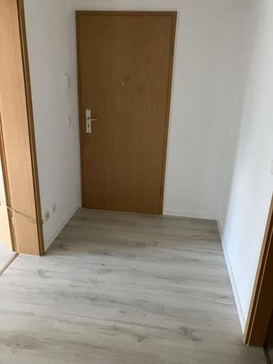 Gemütliche 3-Zimmer mit Tiefgarage, 2xBalkon, Wannenbad mit Fenster und Lam. in sehr guter Lage! – Musterfoto Nachbarwohnung