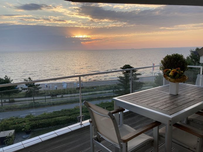 Meerblick ohne Grenzen- Exklusive 4.5 Zimmer Wohnung in erster Reihe von Scharbeutz – Ausblick mit Meerblick 