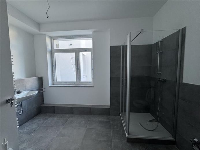 Stilvolle Altbauwohnung - kernsaniert mit modernem Wohnkomfort – Badezimmer