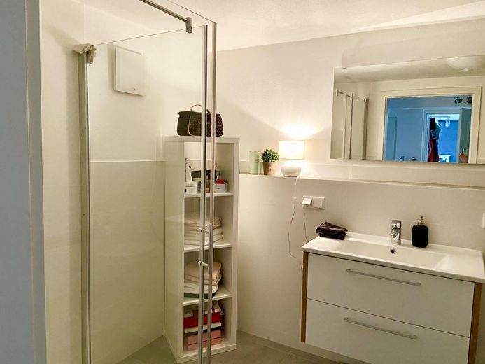 Gemütliche 2,5-Zimmer-Wohnung im Erdgeschoss eines 2-Parteien-Hauses in Freigericht-Somborn – Bad 2