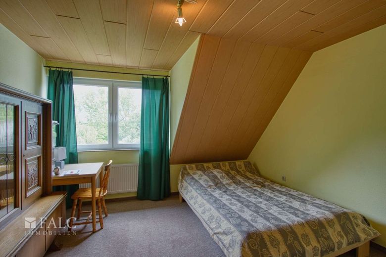 +++Naturparadies mit Potenzial: Zwei massive Häuser mit bis zu 4 Wohneinheiten nahe Plau am See+++ – Schlafzimmer
