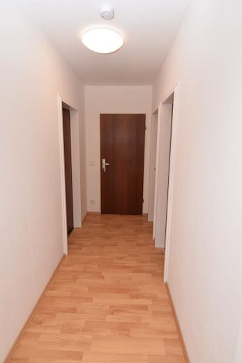 Helle 3-Zimmer Wohnung 70 m2 München Unterhaching mit Balkon Erstbezug nach Vollrenovierung – Flur