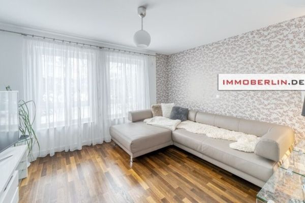 IMMOBERLIN.DE - Feine Wohnung mit Westterrasse und/oder Garage & 11 Pkw-Stellplätze beim Yachthafen