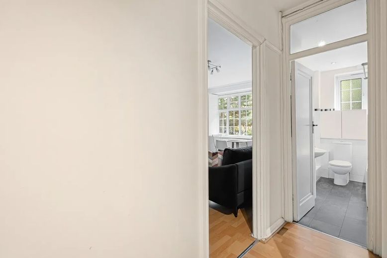 1 Zimmer Wohnung 33 qm zentrale Lage Planegg – image_1774890061545