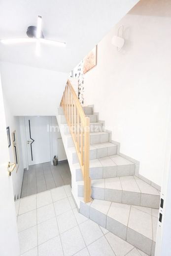 *Liebenswertes Reihenmittelhaus in Helmbrechts - Ihr neues Zuhause mit Weitblick* – Hauseingang Flur