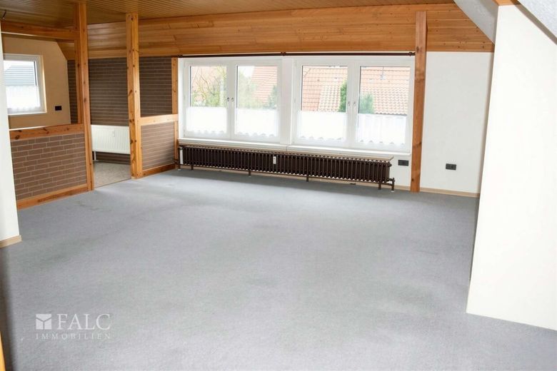 Mehrfamilienhaus mit 4 Wohnungen - Eigennutzung &amp; Kapitalanlage kombinierbar – Wohnzimmer 2