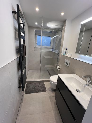 Badezimmer (Ansicht 1) 