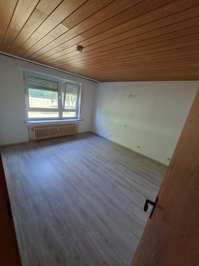 4-Zimmer-Wohnung mit Balkon in Großkrotzenburg – ab sofort verfügbar – फोटो 2