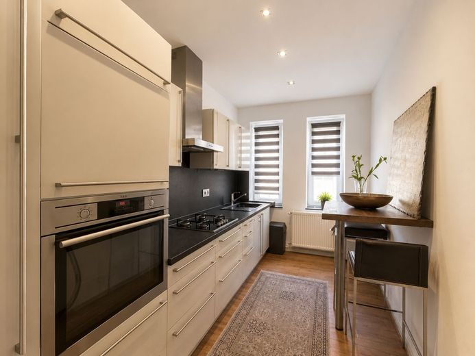 MODERNISIERTE 2-ZIMMER-WOHNUNG IN HANNOVER-HAINHOLZ – Küche
