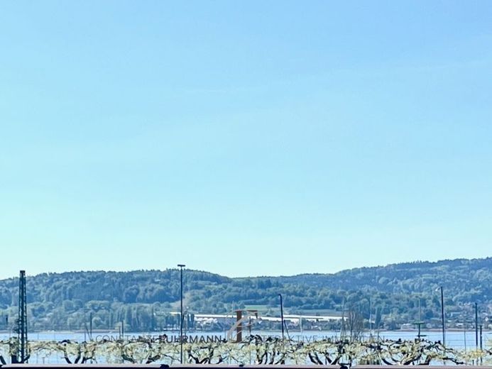 VERKAUFT: Wohnen mit Seeblick! Charmante 2-Zimmer-Whg in erster Reihe am See mit 2 Balkonen, frei! – Foto 1