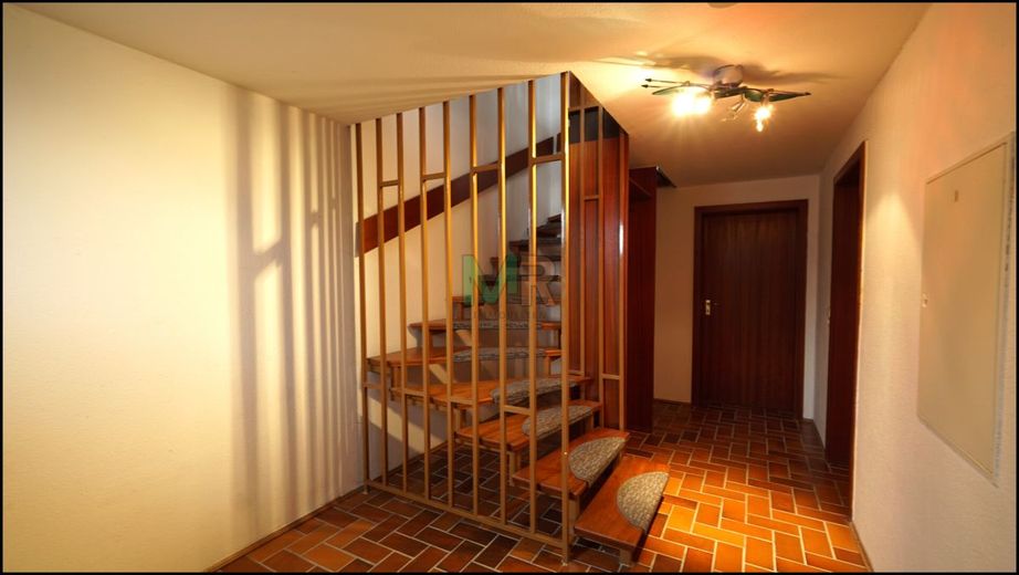 Reihenmittelhaus inkl. Garage und Garten in Landau! – Keller, Treppenhaus