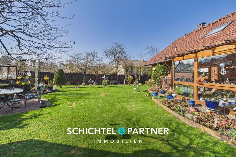 Quelkhorn | Traumhaftes 3-Parteien-Haus auf schönem Grundstück – S&amp;P | Gartenansicht