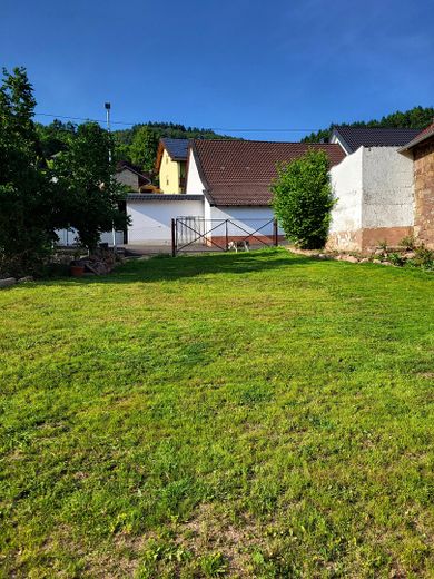 Einfamilienhaus mit Scheune – Foto 2