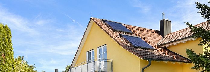 Viel Raum. Viel Privatsphäre. Viel Lebensqualität - schönes Einfamilienhaus in Herdwangen-Schönach – Blick vom Garten auf das Haus