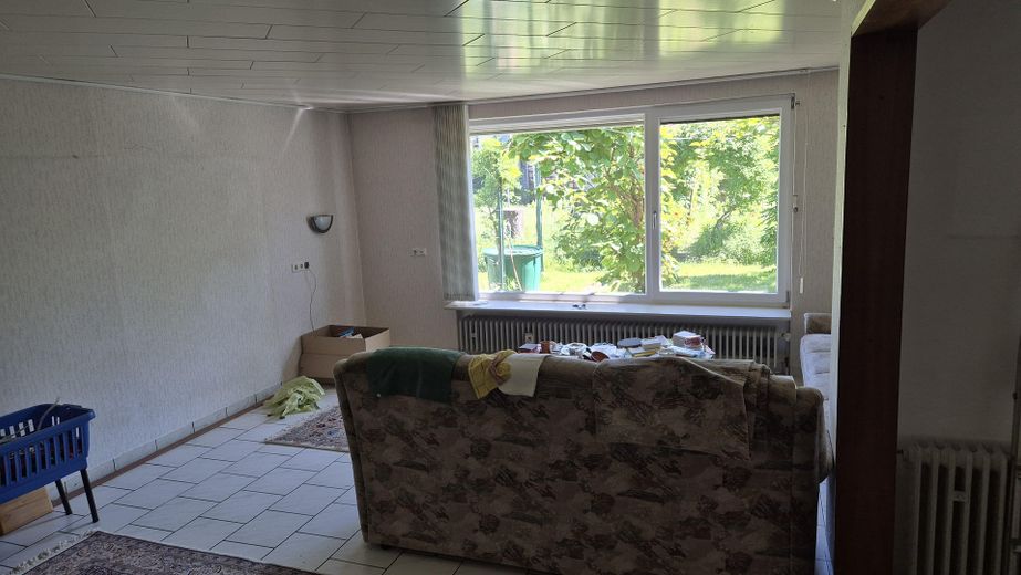 Geräumiges Einfamilienhaus mit 6,5 Zimmern in Salzgitter-Thiede – Wohnzimmer EG