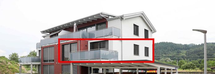 1.OG moderne 3,5 Zimmerwohnung mit Lift, Einbauküche, überdachtem Balkon, Abstellraum und Gäste WC – Aussen OG
