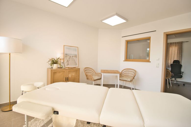 Praxisraum o. GF-Büro
