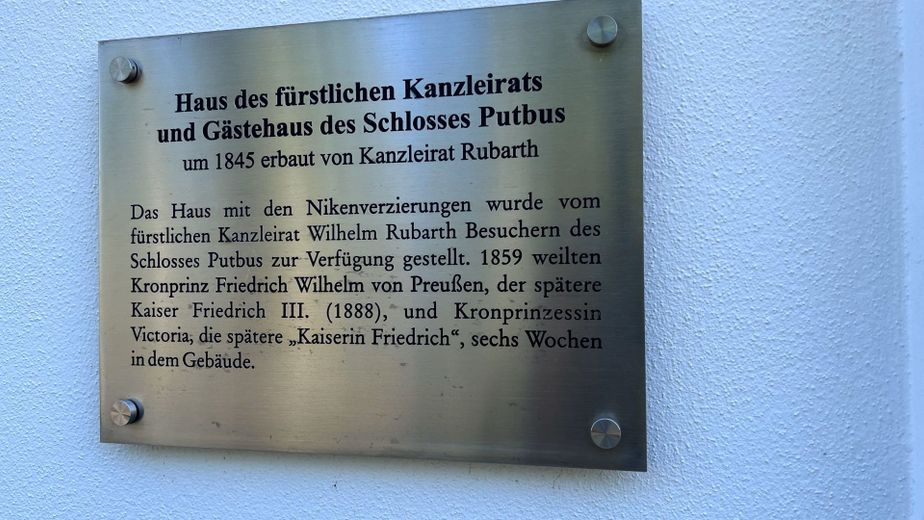 Penthouse-Traum mit Weitblick - Stillvolles Wohnen auf Rügen – Historie