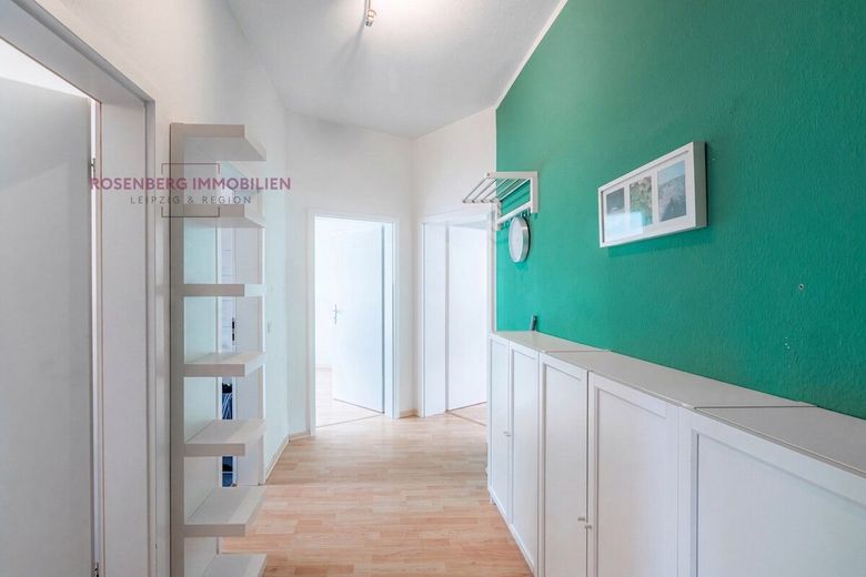 *BEZUGSFREI* Denkmalgeschützte 2-Zimmer Wohnung in Leipzig Alt-West – Immobilie in Leipzig zu verkaufen _ 2 Raumwohnung _ Rosenberg Immobilien _ Flur