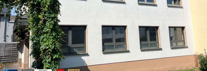 Hermeskeil: Superficie per uffici vuota con garage e potenziale per conversione residenziale in centro città!