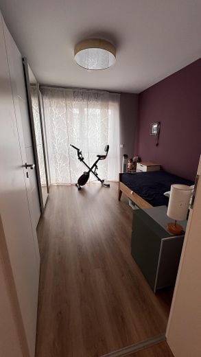 Teilmöblierte barrierearme 3 Zimmer Wohnung mit Balkon und Aufzug in ruhiger Lage – Kinderzimmer