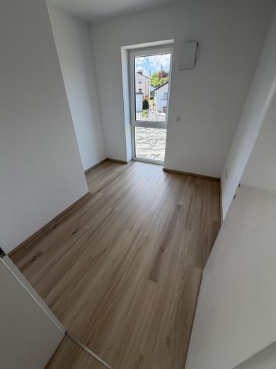 Nouveau projet haut de gamme : 3-4 pièces avec faibles charges (bâtiment KFW55) – 4.Zi/Office Sicht1 EG/OG re/li