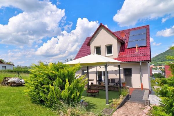 Modernes Einfamilienhaus mit idyllischem Garten und Garage in Heilbad Heiligenstadt