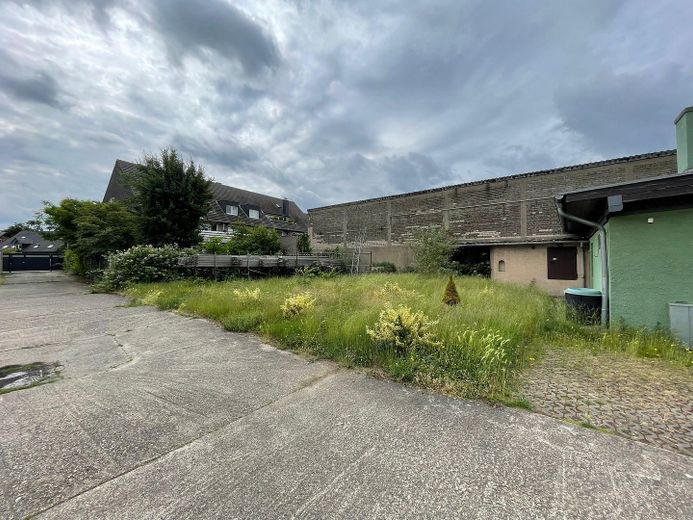 Gewerbegrundstück 2.635 m² mit Büro, Sozialräumen & Unterstellflächen – Foto 8