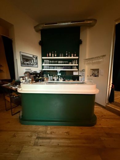 03_Eingang_Bar