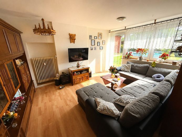 Mehrfamilienhaus mit 11 Wohnungen in guter Lage von Alfstedt - TOP Investment – Wohnung 2 - Wohnzimmer