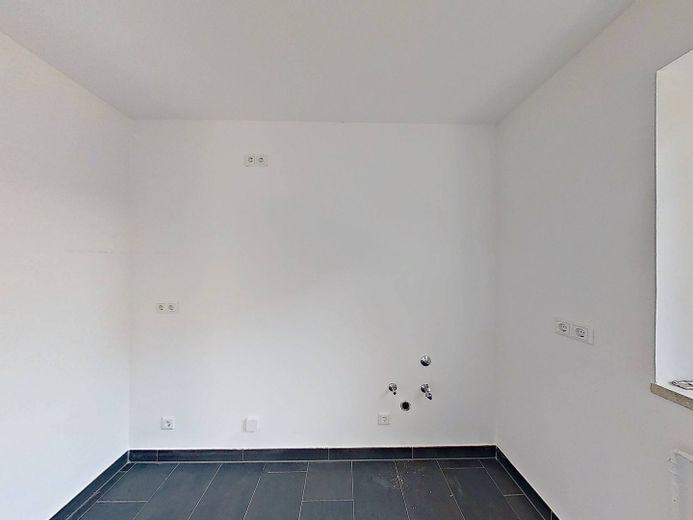 Modern 3-room apartment with BALCONY and plenty of space – Küche